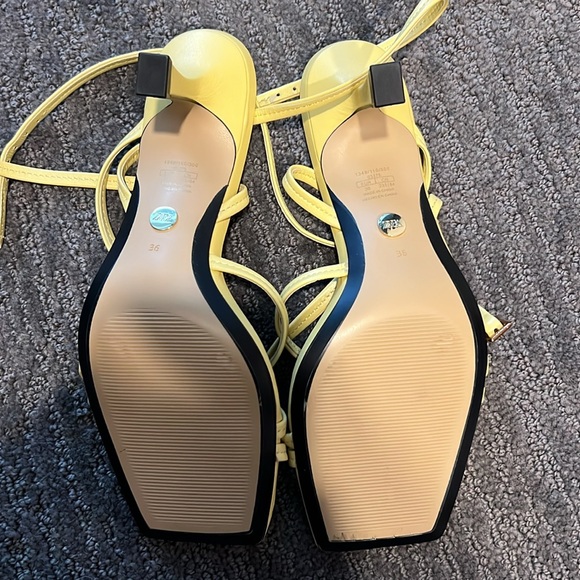 New Zara kitten heel sandals. Size 36. - Picture 3 of 4